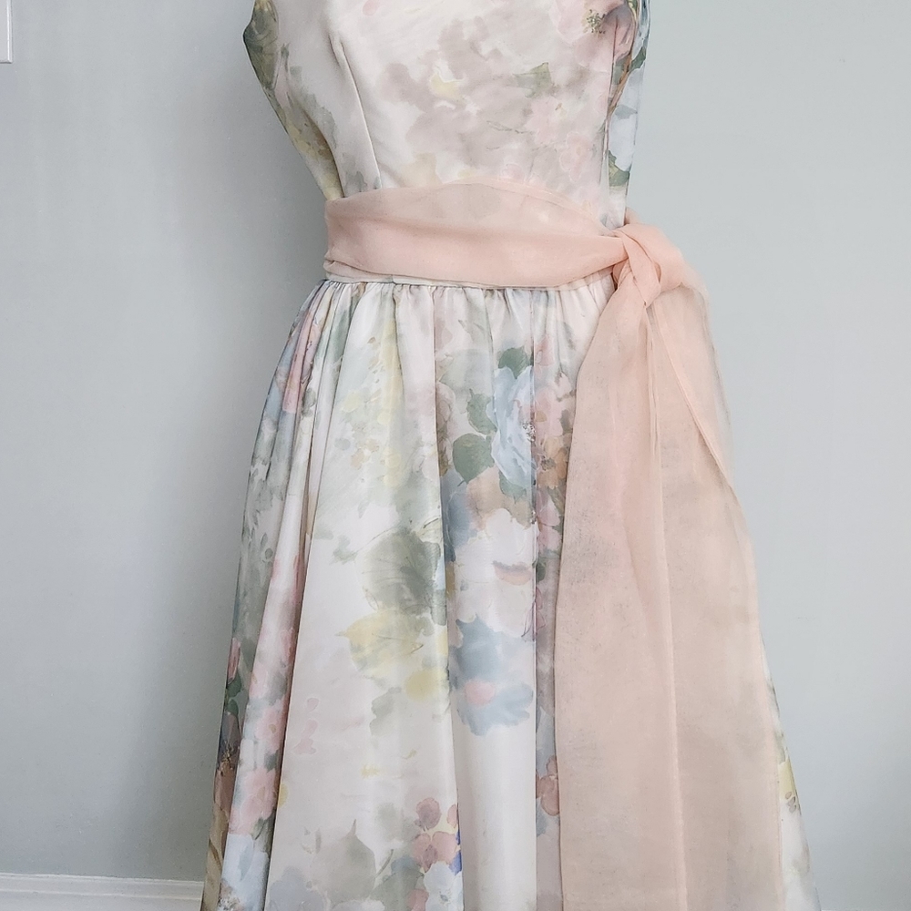 Vintage Spring Easter Dress - Picture 7 of 16